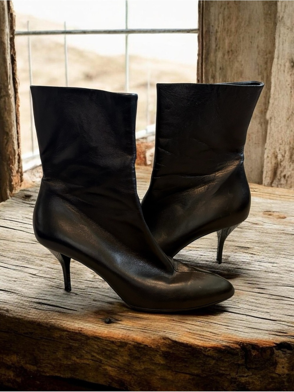 Gucci Black Leather Heeled Zip Up Ankle Boots Size 39 246688